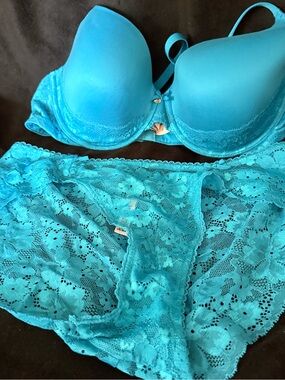 Victoria's Secret Teal Lace Push-Up Bra & Lace Briefs